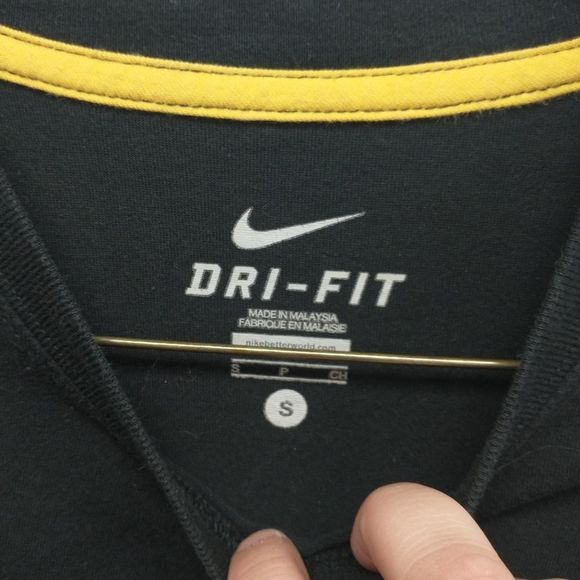 Nike Livestrong Men's size Small - Picture 2 of 5